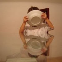 Mengajarkan-Balita-Makan-Sendiri