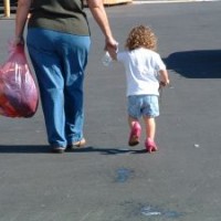 Mengatasi-Ketergantungan-Anak-Terhadap-Pengasuhnya