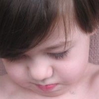 Mewaspadai-Sekaligus-Mengatasi-Muntah-Pada-Anak