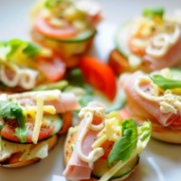 mengatasi keracunan makanan