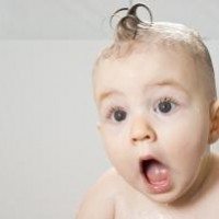 berenang-memang-menyenangkan-tapi-amankah-mengajak-bayi-berenang