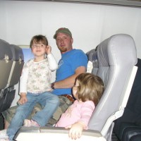 Mempersiapkan-Perjalanan-Udara-Bersama-Anak