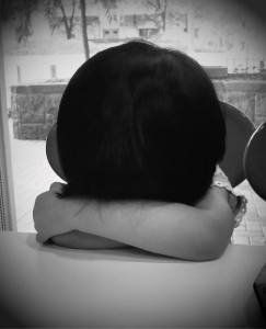 membantu-anak-menghadapi-stress