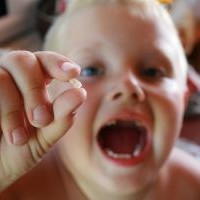 Tips Memilih Dan Merawat Sikat Gigi Balita