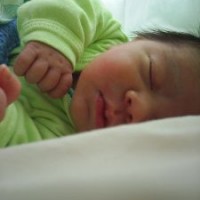 membangun pola tidur bayi