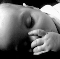 Co Sleeping Agar Bayi Aman dan Nyaman