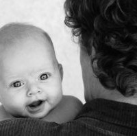 Tips Menangani Bayi Suka Kagetan